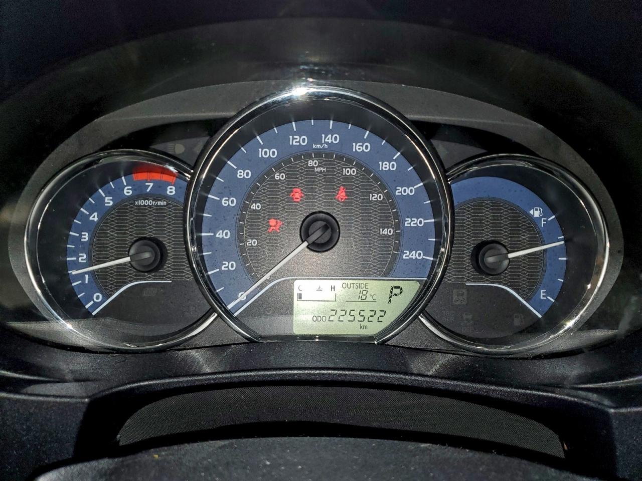 2014 TOYOTA COROLLA L photo 17
