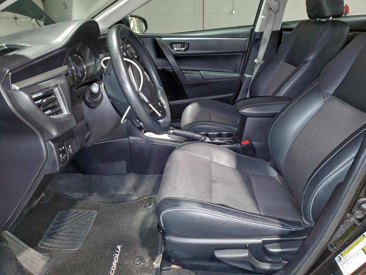 2014 TOYOTA COROLLA L photo 13