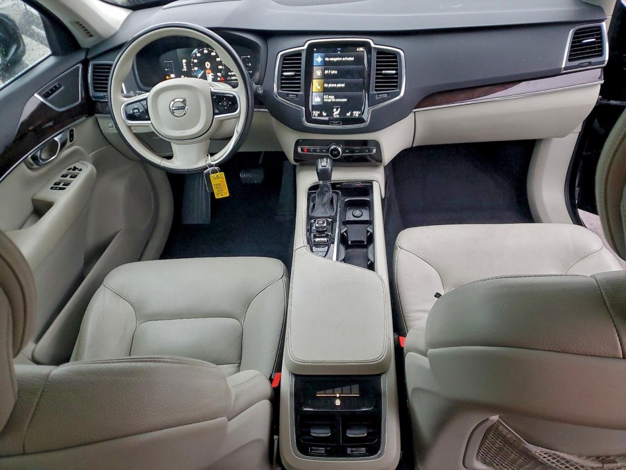 2019 VOLVO XC90 T5 MOMENTUM photo 22