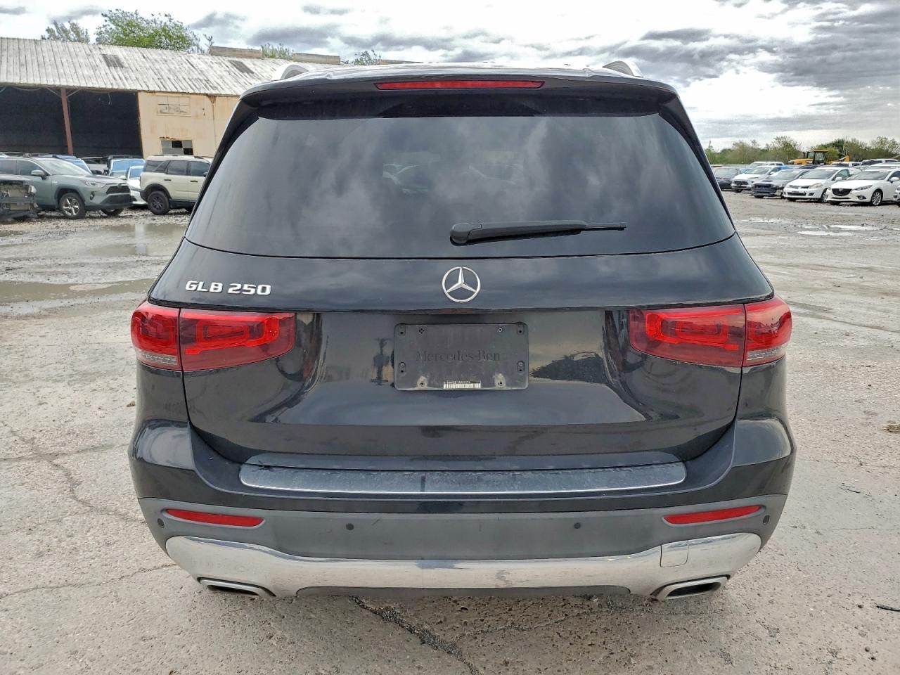 2021 MERCEDES-BENZ GLB 250 photo 6