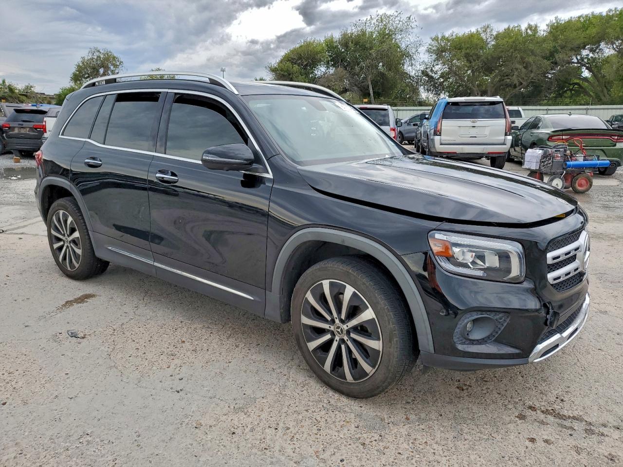2021 MERCEDES-BENZ GLB 250 photo 4