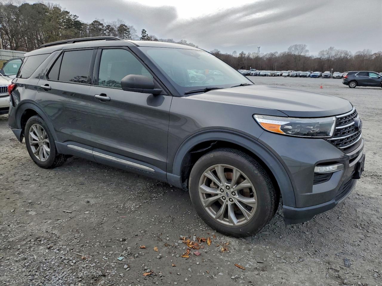 2020 FORD EXPLORER XLT photo 4