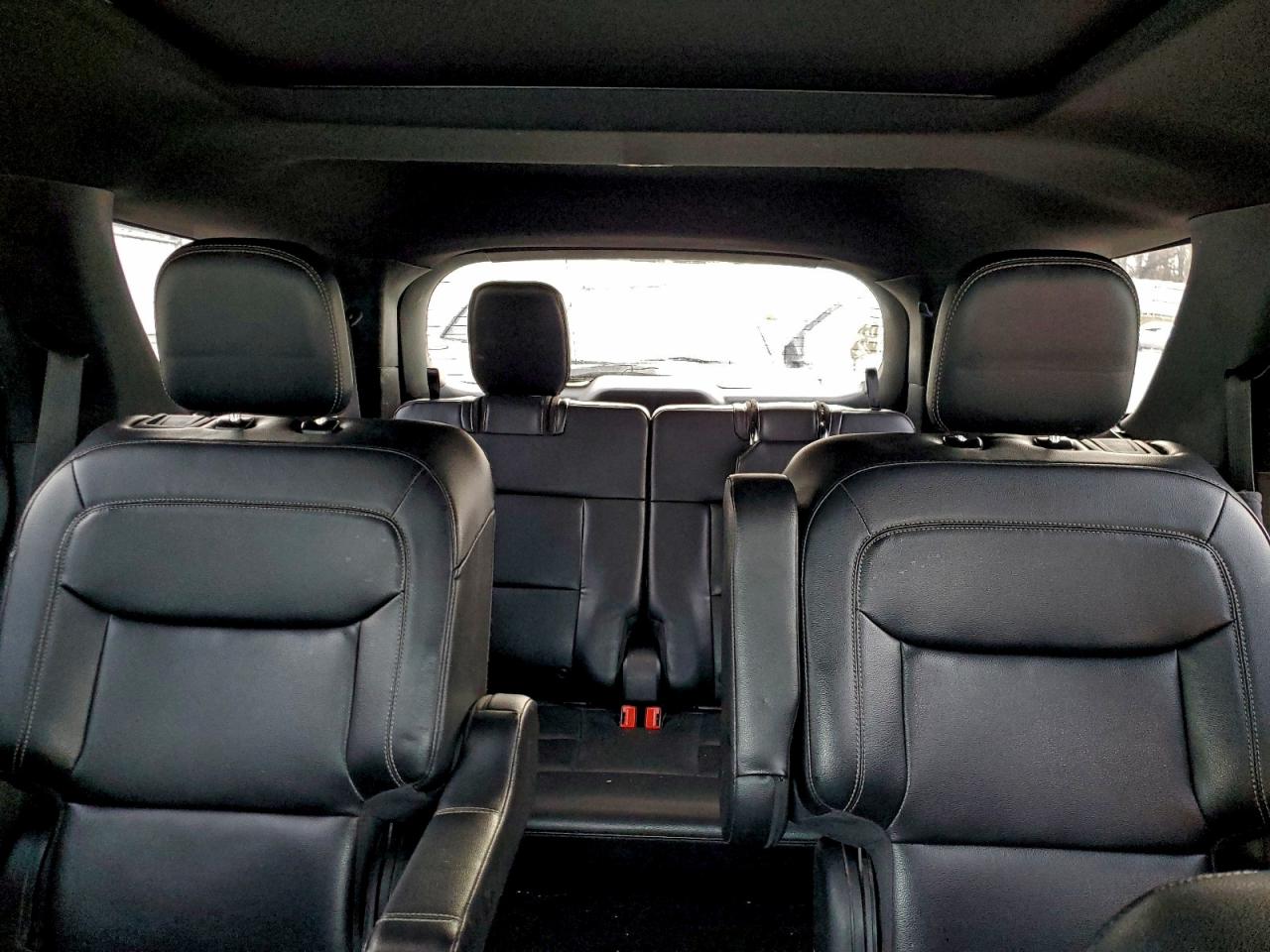2020 FORD EXPLORER XLT photo 10
