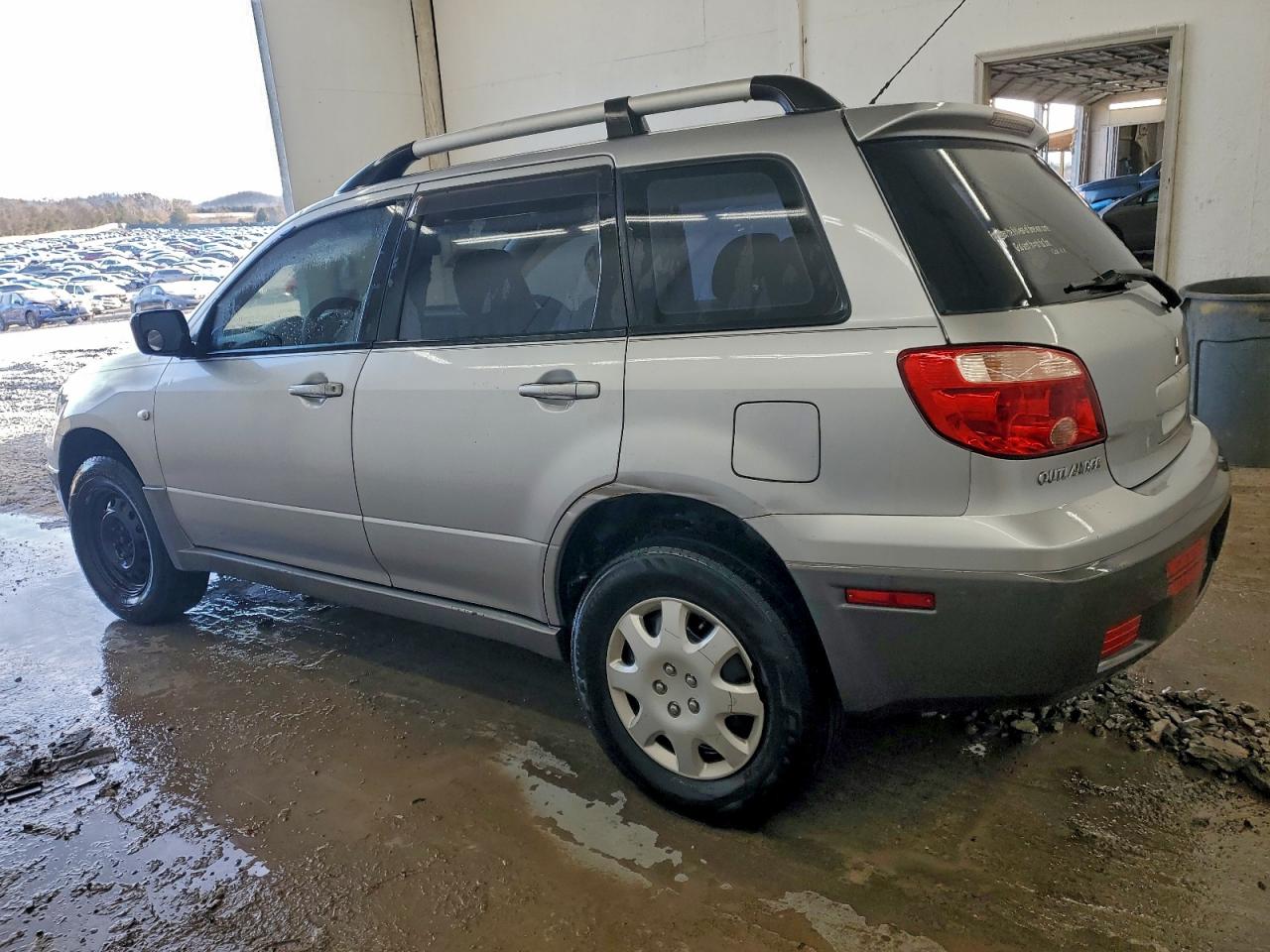 2005 MITSUBISHI OUTLANDER LS photo 3