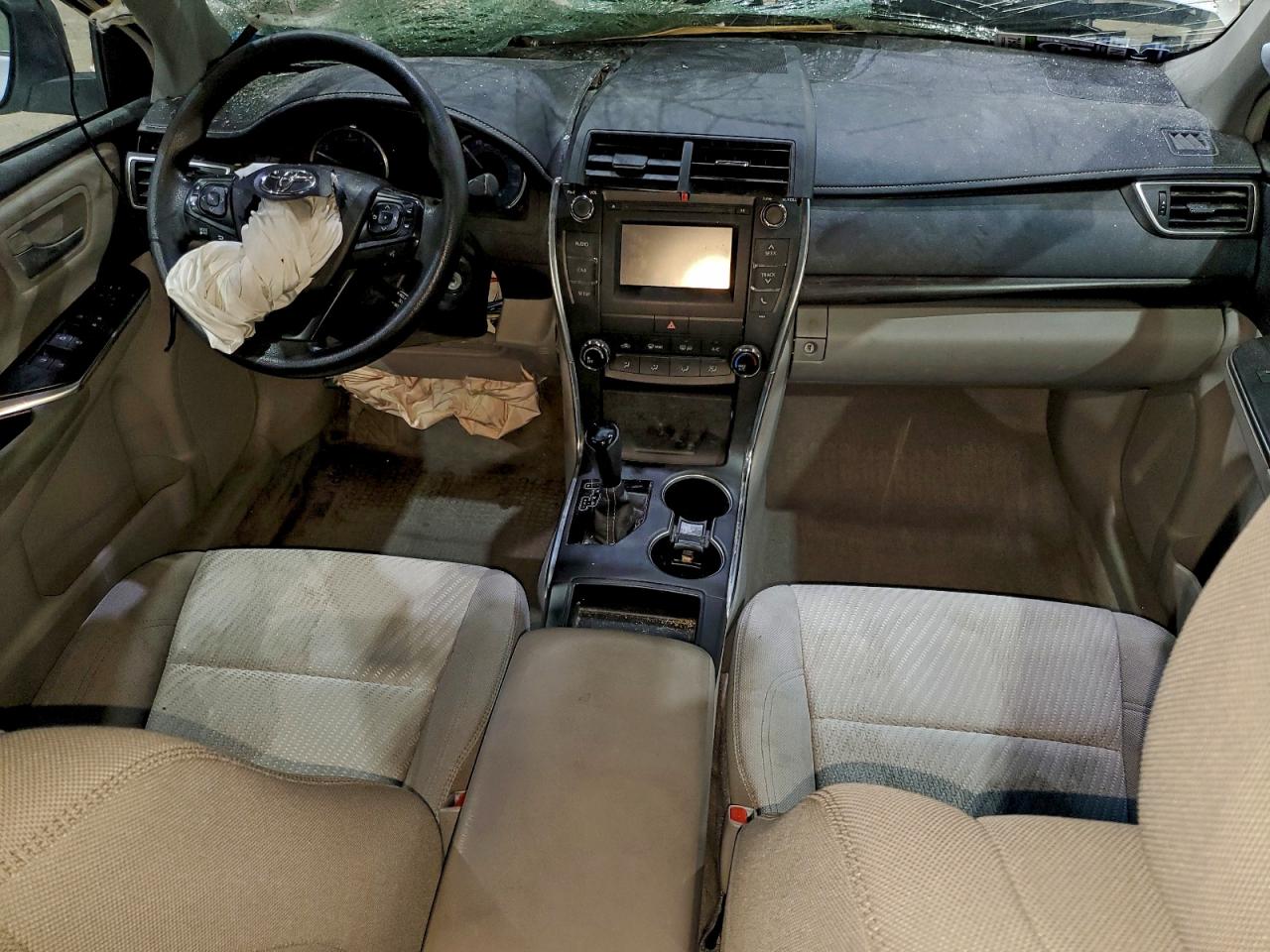 2016 TOYOTA CAMRY LE photo 8