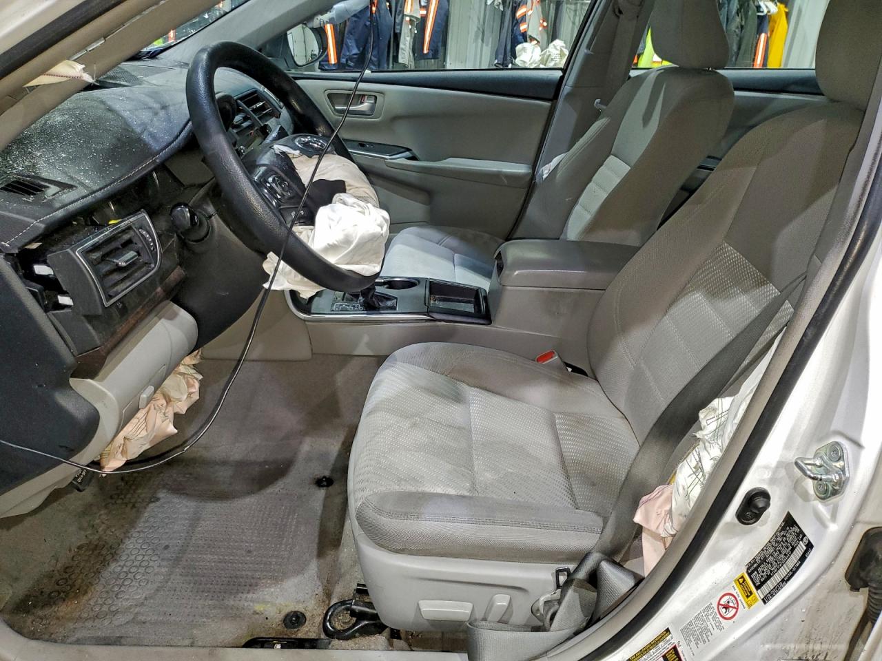 2016 TOYOTA CAMRY LE photo 7