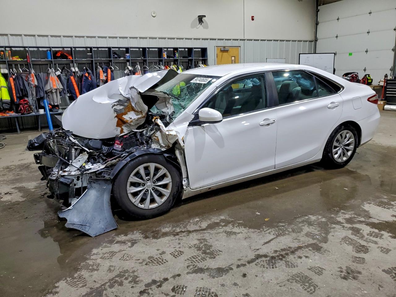 2016 TOYOTA CAMRY