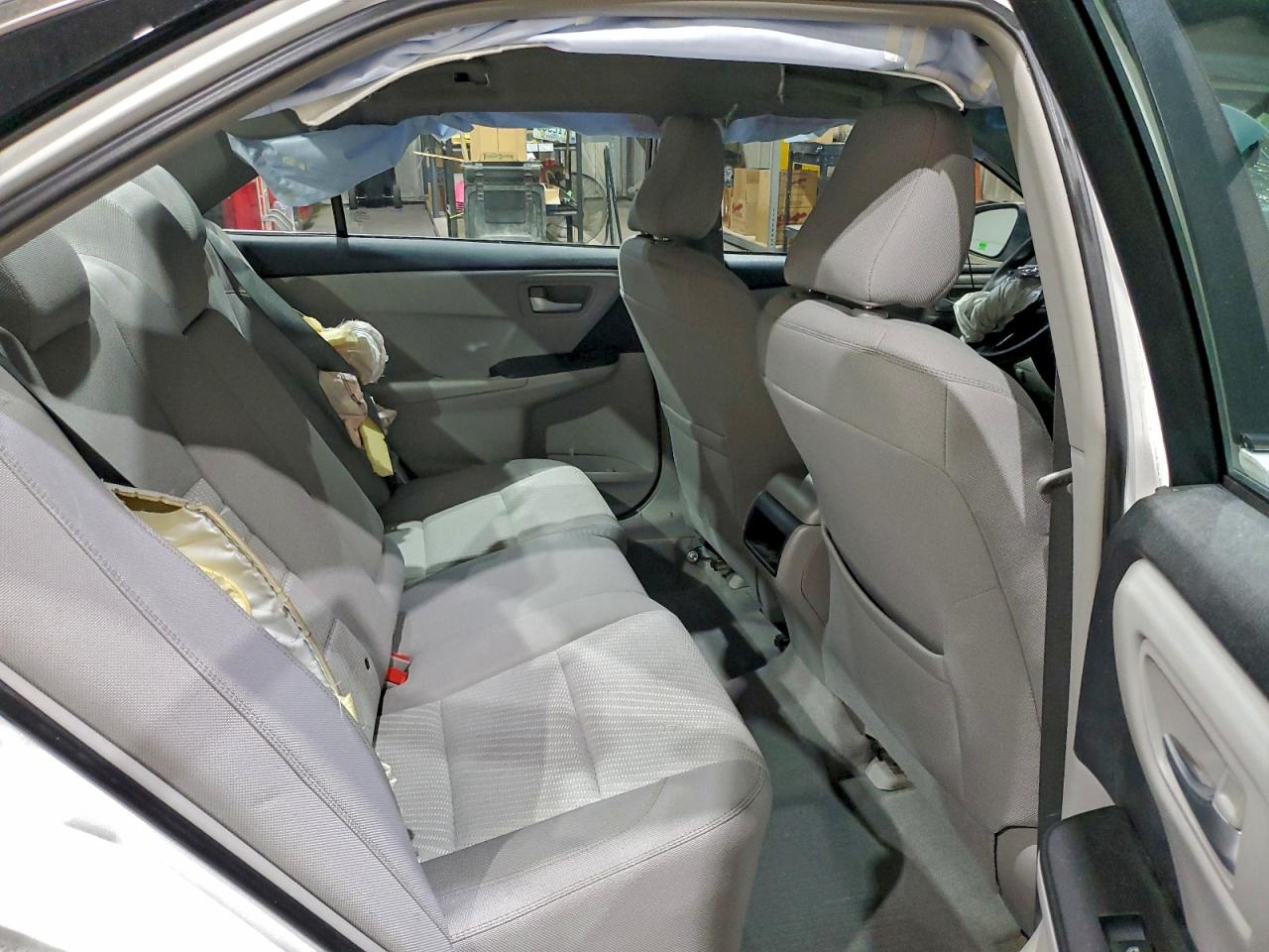 2016 TOYOTA CAMRY LE photo 10