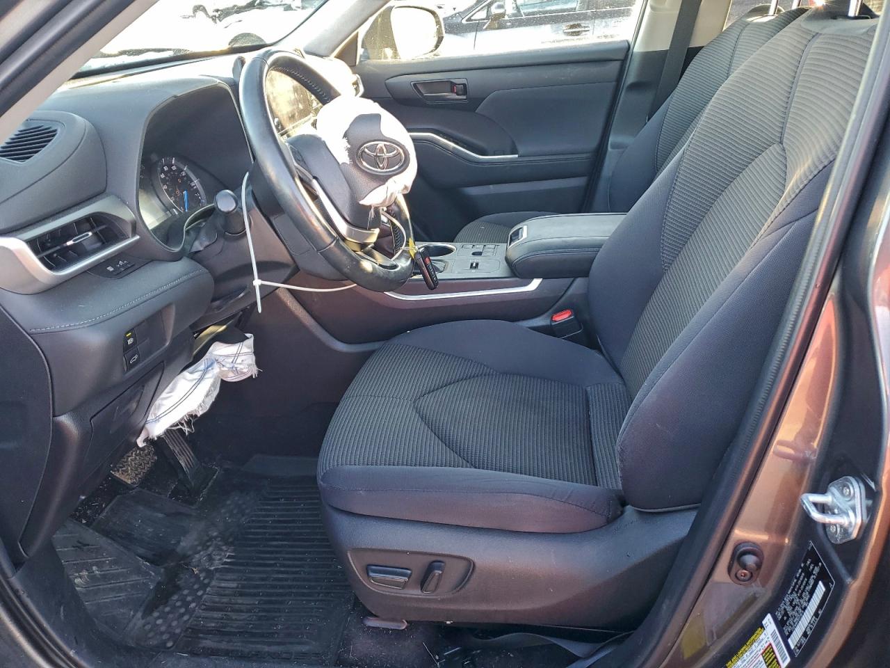2023 TOYOTA HIGHLANDER HYBRID LE photo 7