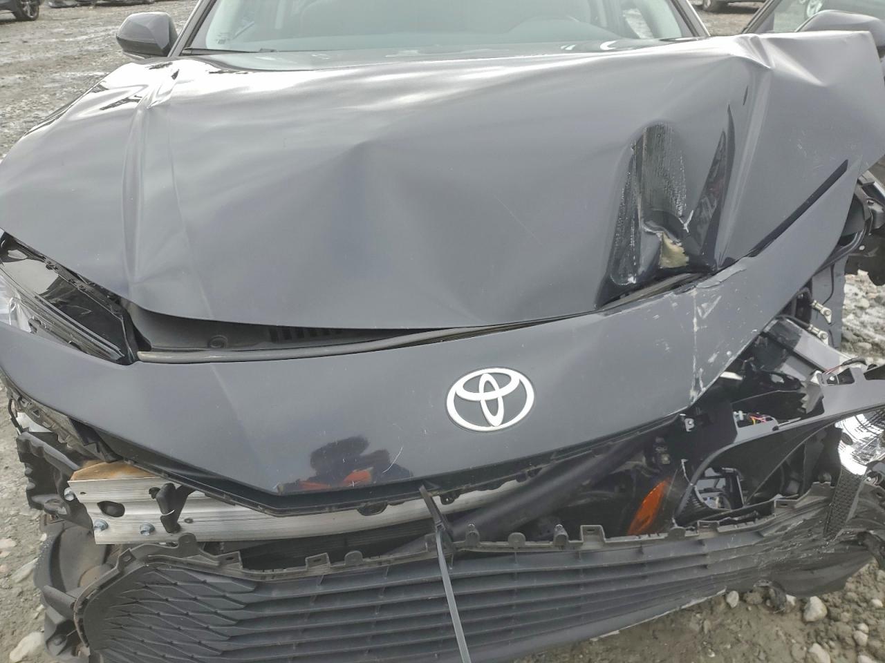 2025 TOYOTA CAMRY XSE photo 11