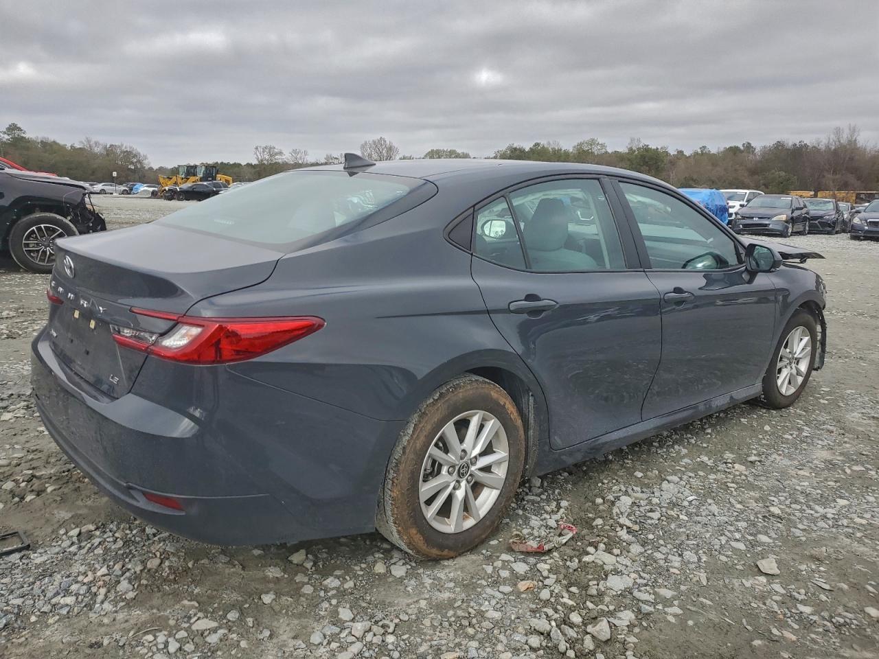 2025 TOYOTA CAMRY XSE photo 3