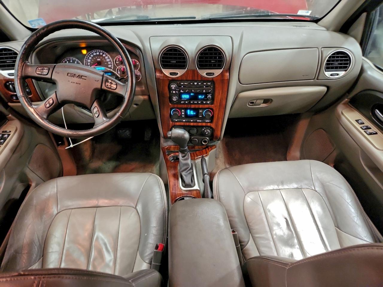 2004 GMC ENVOY photo 8
