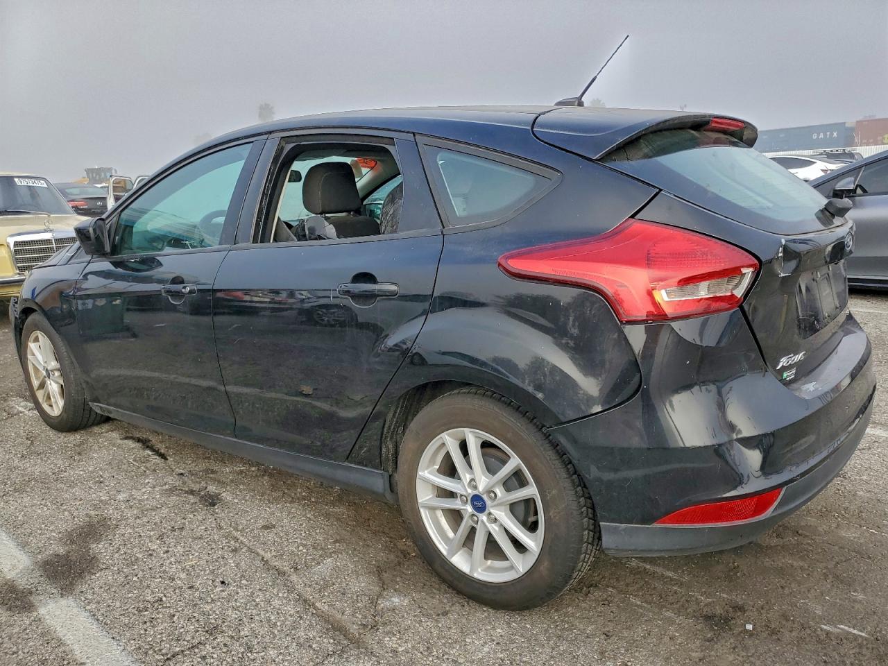 2018 FORD FOCUS SE photo 2