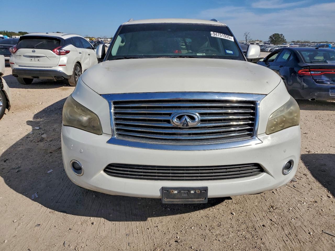 2011 INFINITI QX56 photo 5