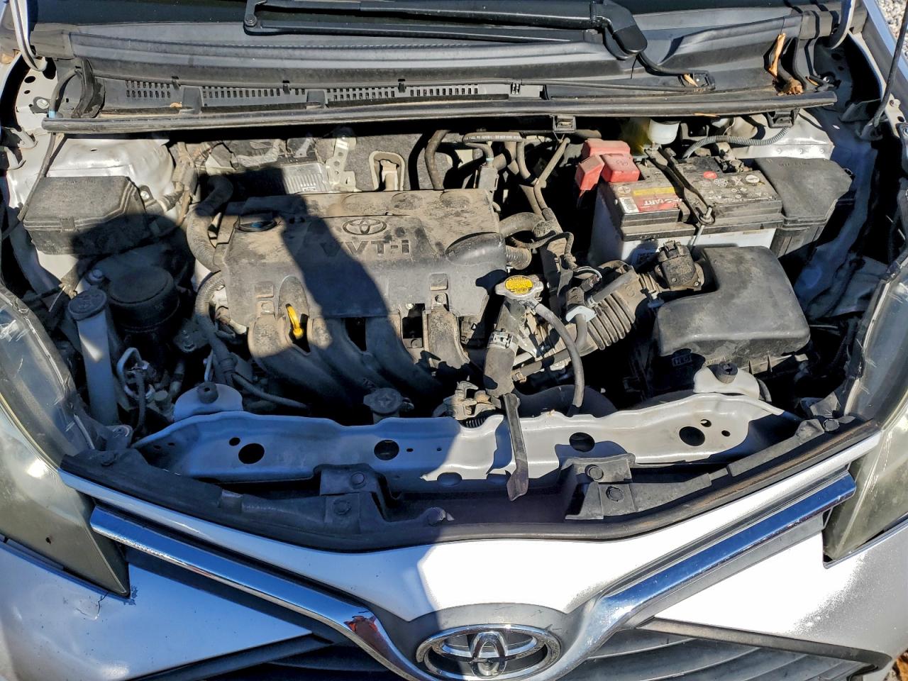 2015 TOYOTA YARIS photo 31