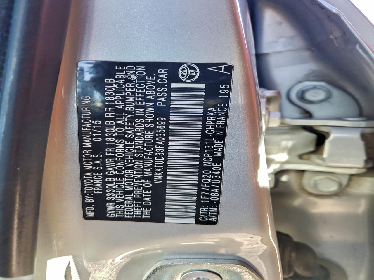 2015 TOYOTA YARIS photo 34