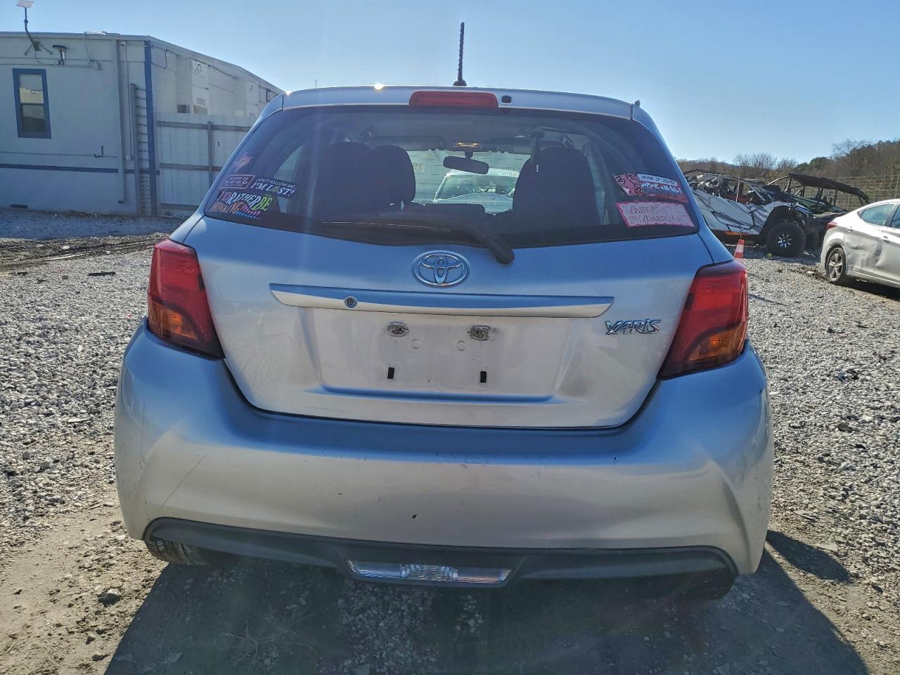 2015 TOYOTA YARIS photo 16