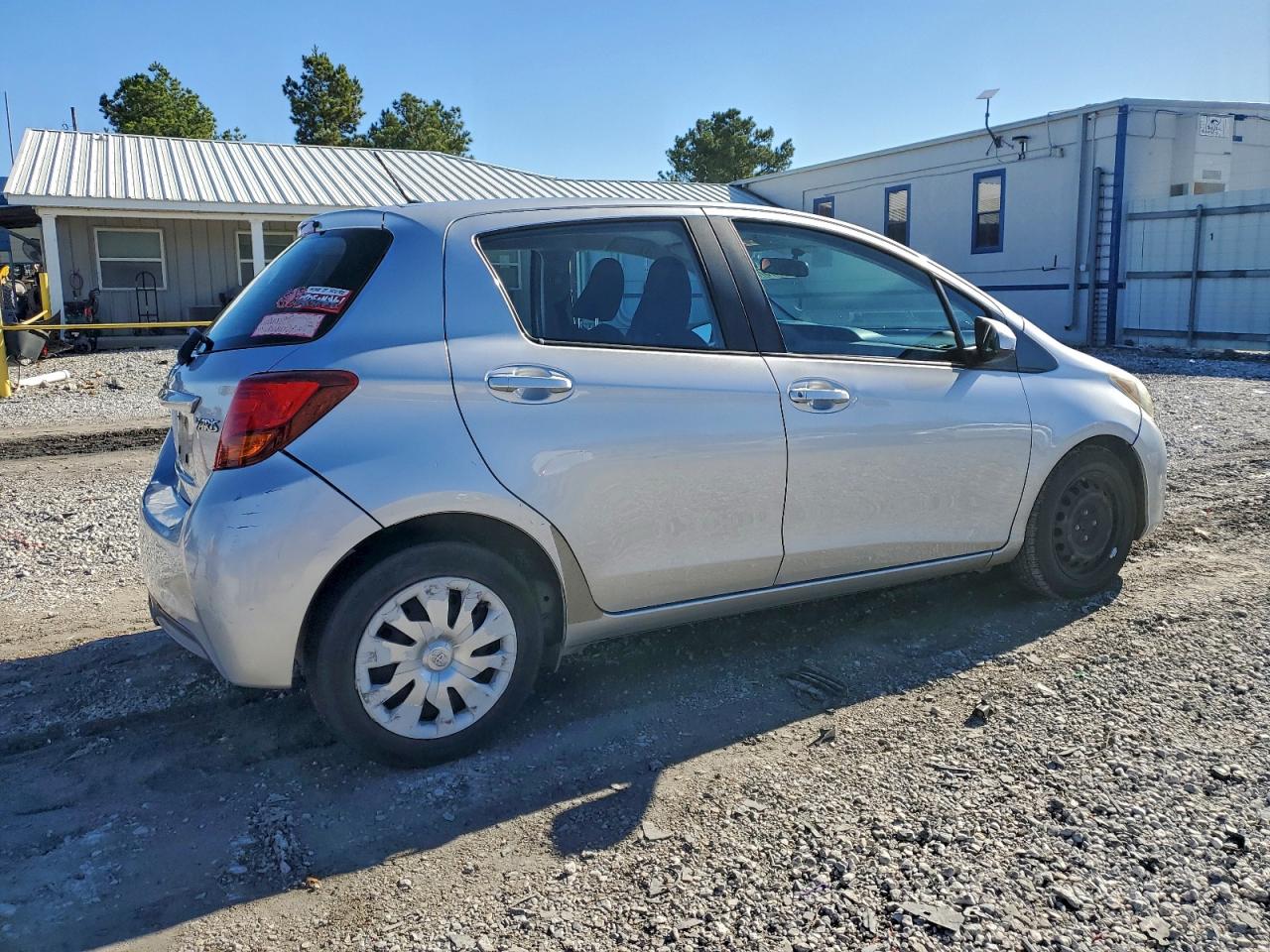 2015 TOYOTA YARIS photo 7