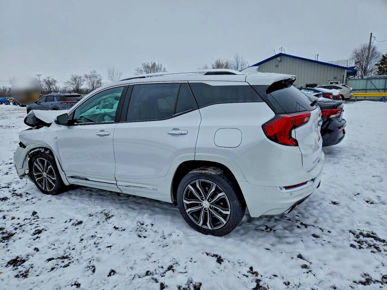 2020 GMC TERRAIN DENALI photo 2