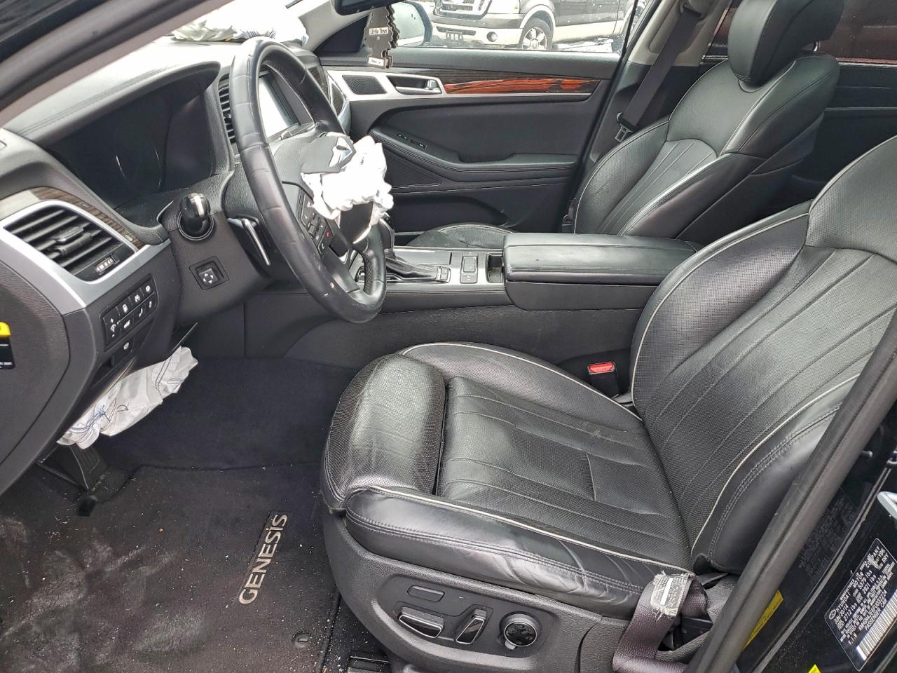 2015 HYUNDAI GENESIS 3.8L photo 13