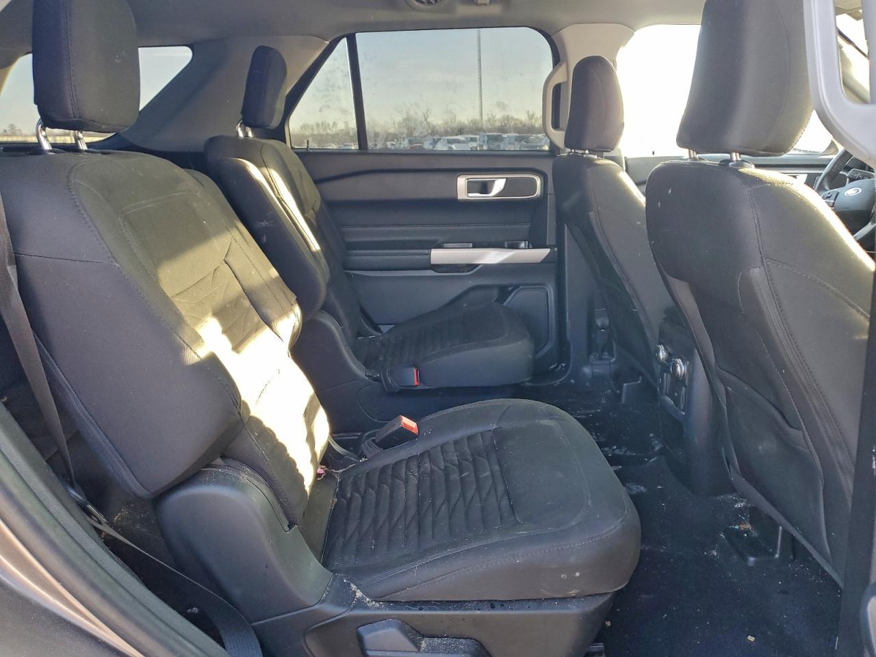 2021 FORD EXPLORER XLT photo 31