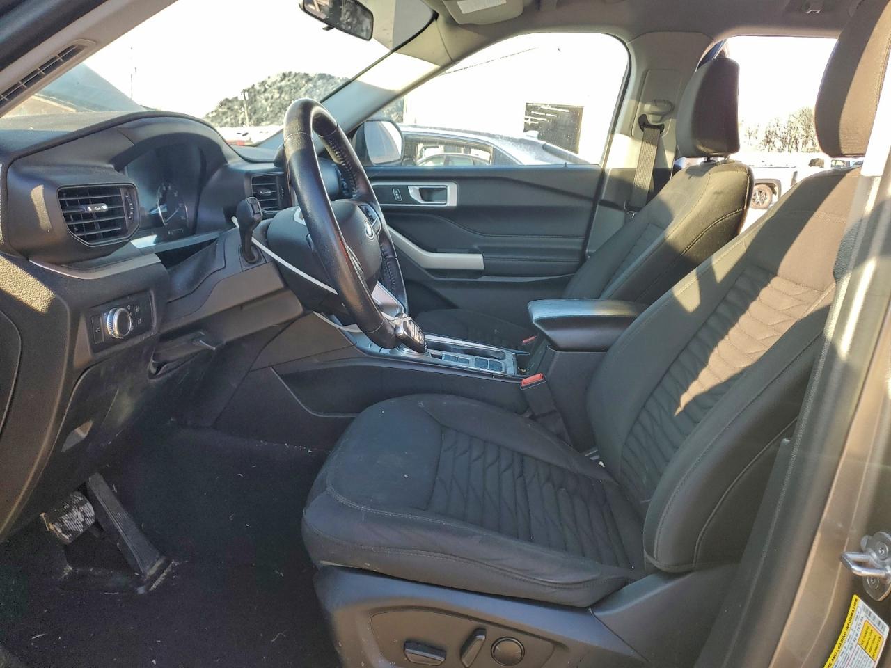 2021 FORD EXPLORER XLT photo 19