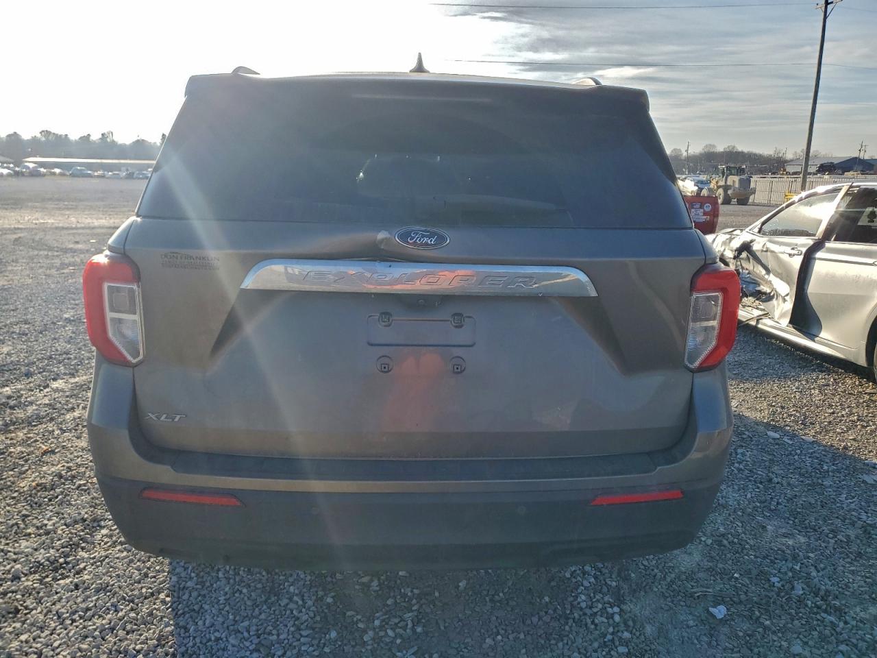2021 FORD EXPLORER XLT photo 16