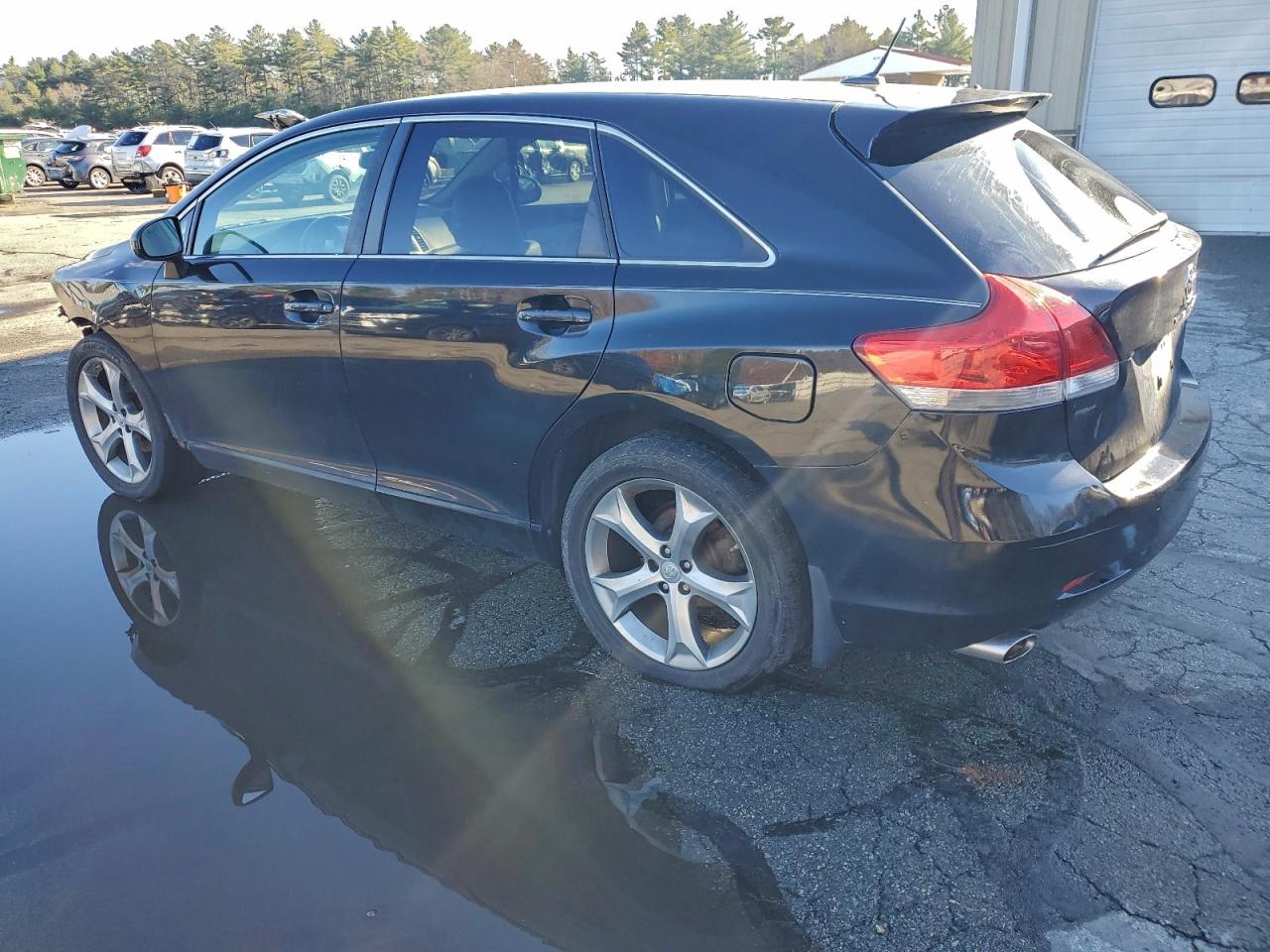 2011 TOYOTA VENZA photo 3