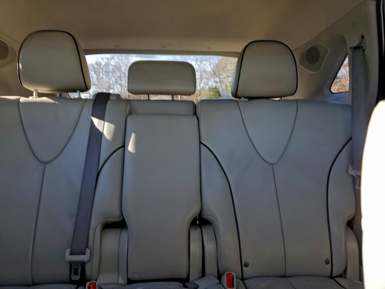 2011 TOYOTA VENZA photo 19
