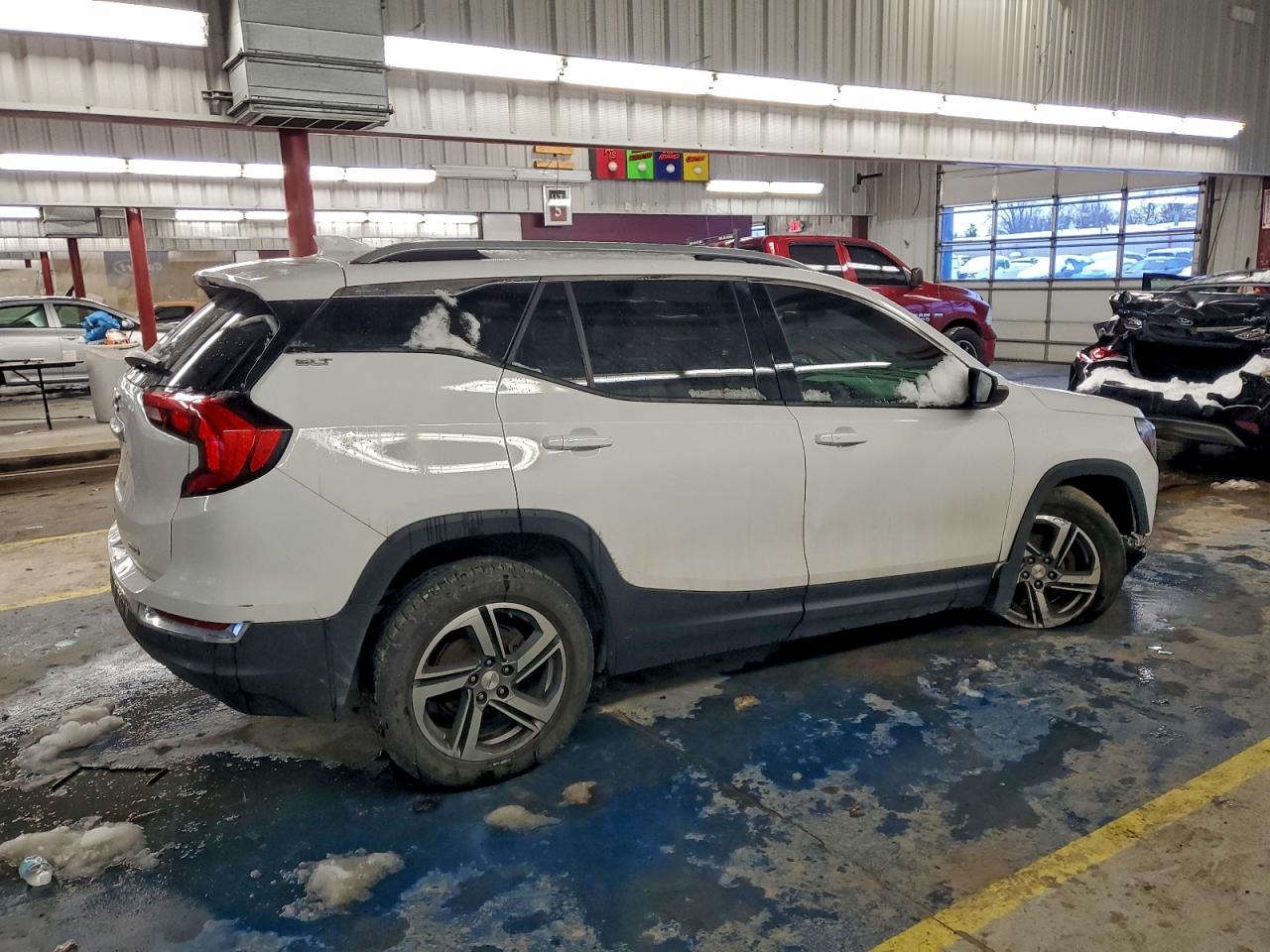 2018 GMC TERRAIN SLT photo 3
