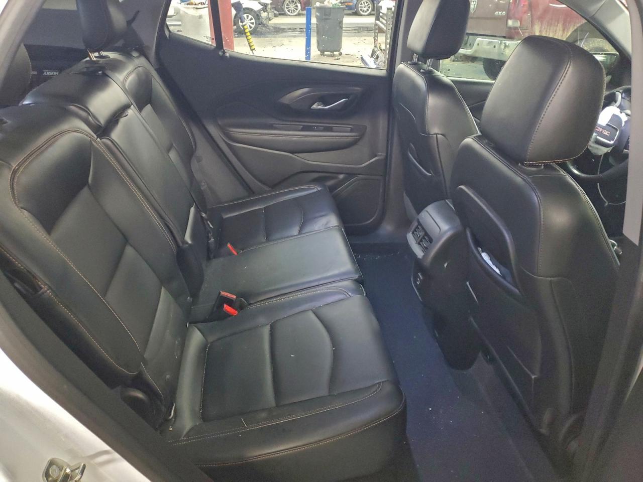 2018 GMC TERRAIN SLT photo 11