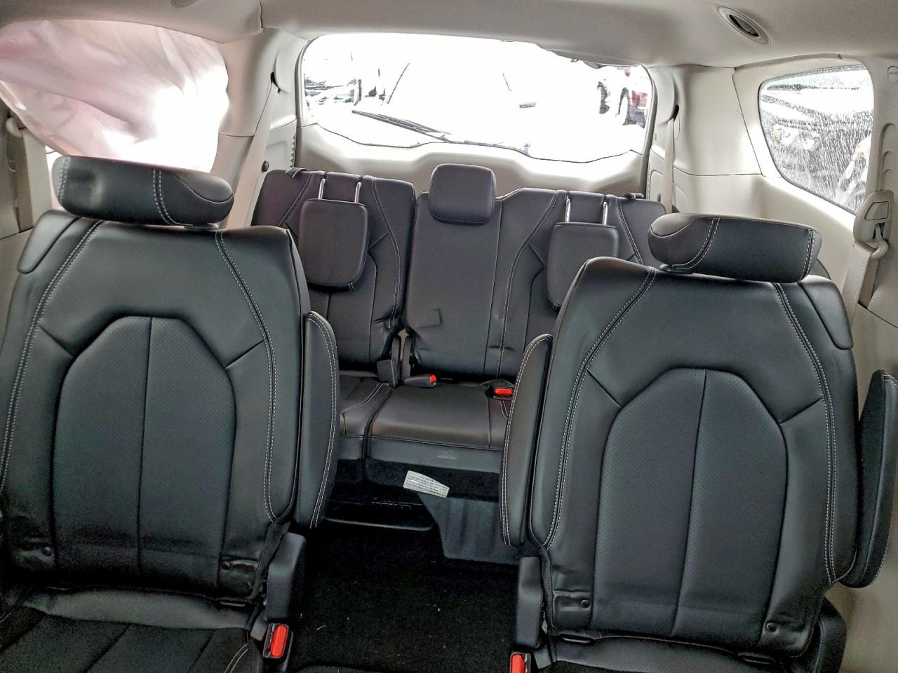 2024 CHRYSLER PACIFICA TOURING L photo 10