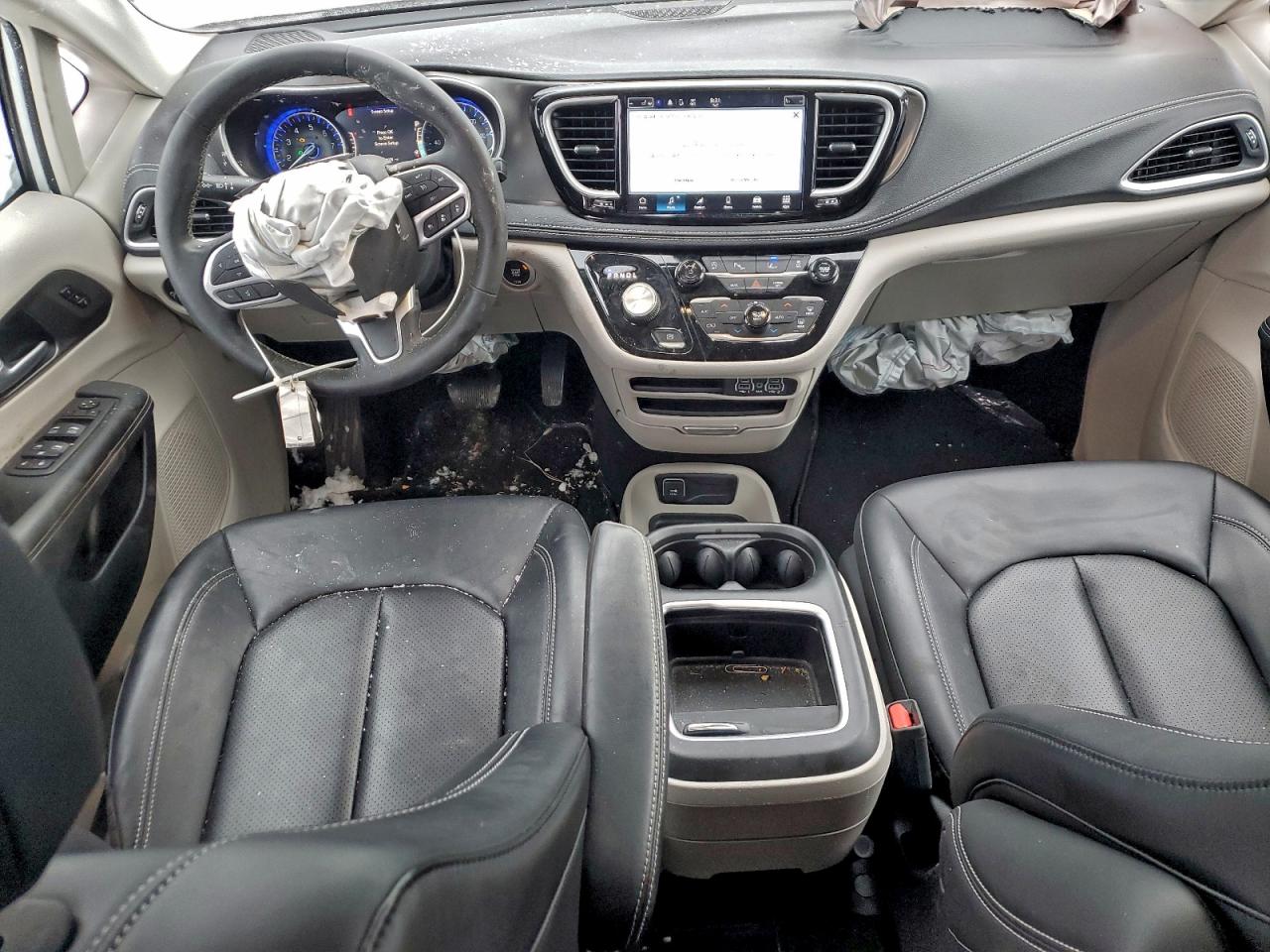 2024 CHRYSLER PACIFICA TOURING L photo 8