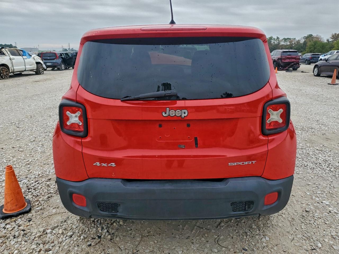 2015 JEEP RENEGADE SPORT photo 6