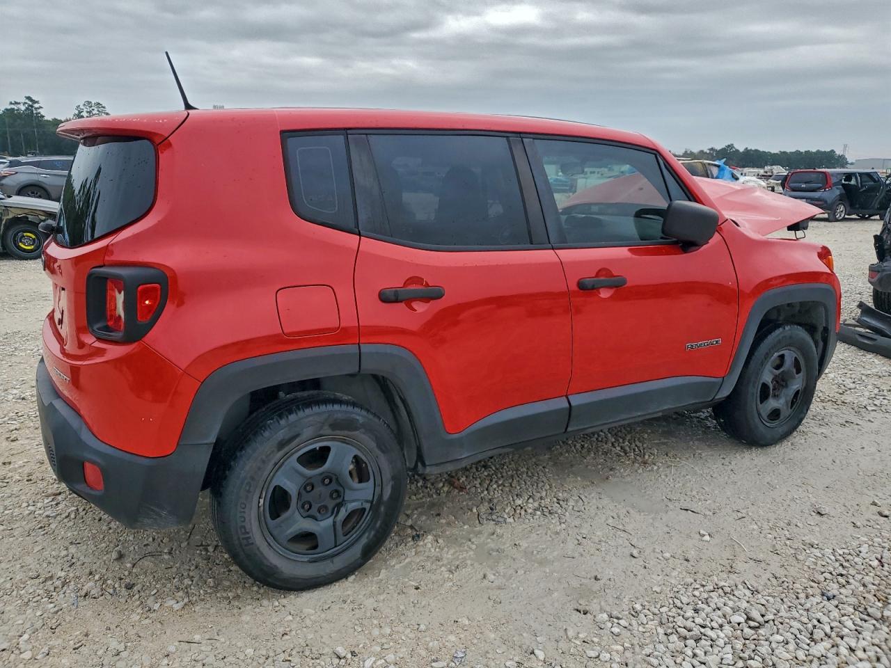 2015 JEEP RENEGADE SPORT photo 3