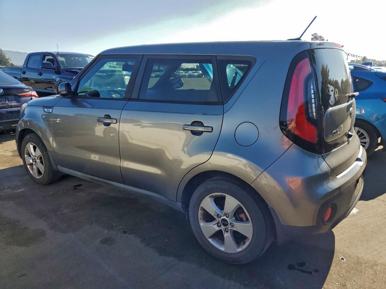 2017 KIA SOUL photo 2