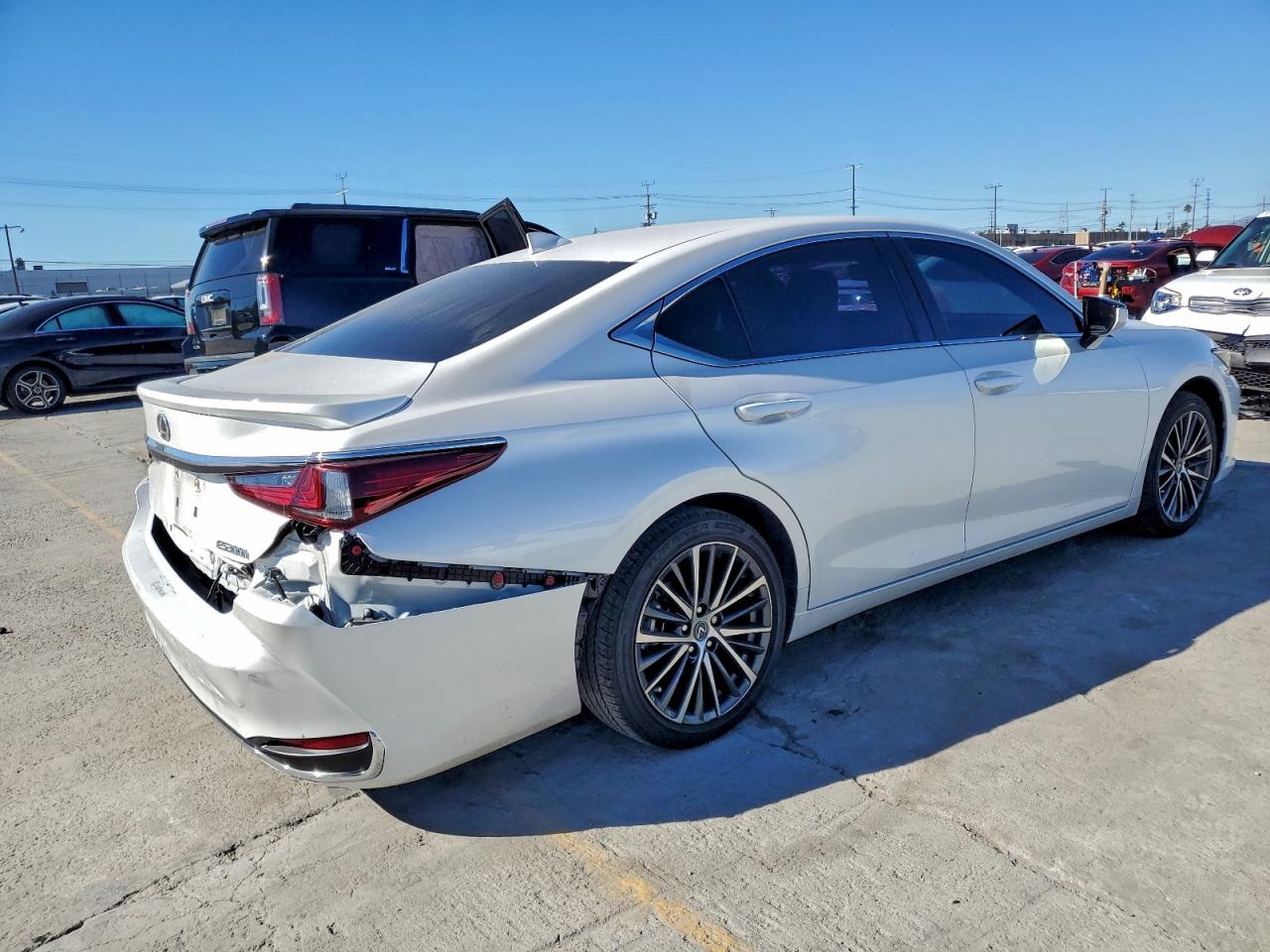 2024 LEXUS ES 300H BASE photo 3