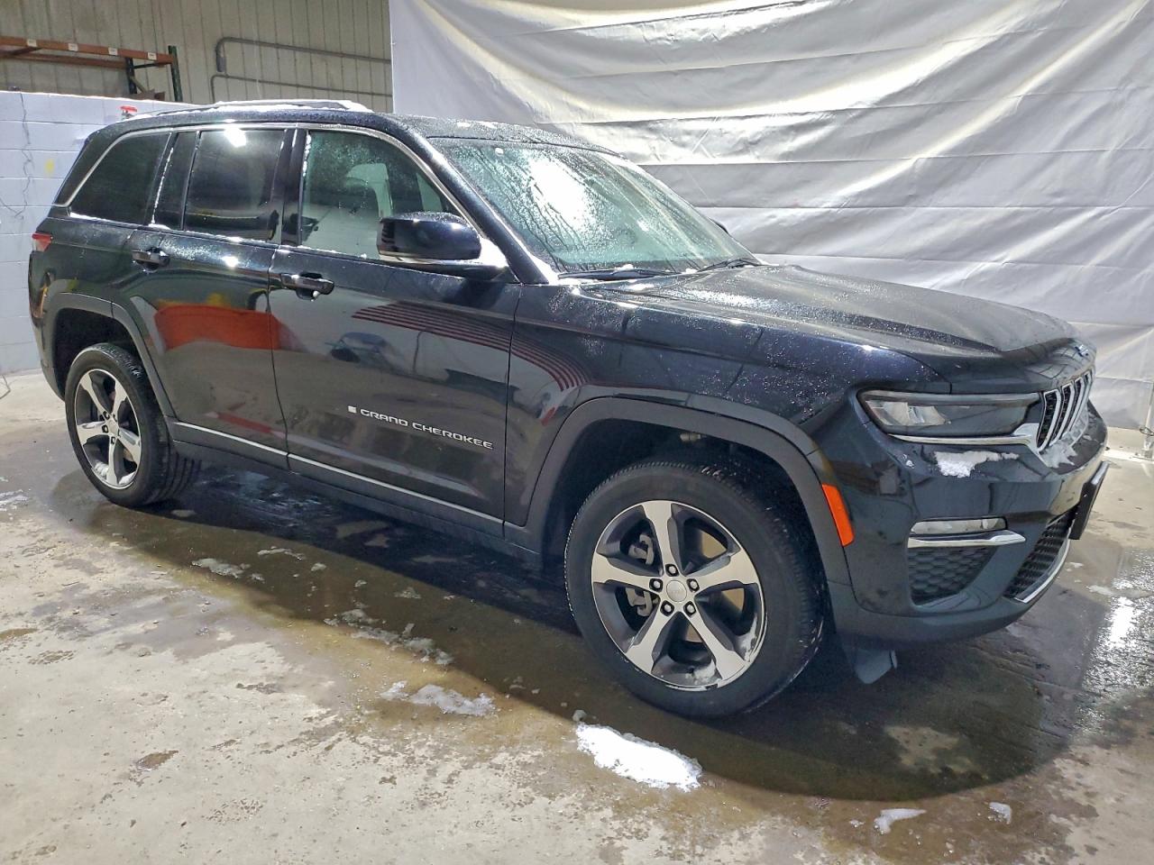 2024 JEEP GRAND CHEROKEE LIMITED 4XE photo 4