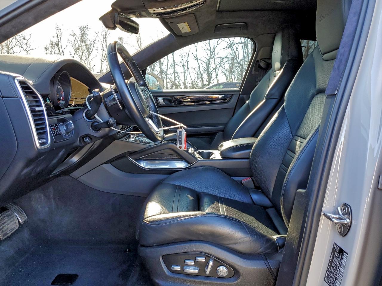 2020 PORSCHE CAYENNE TURBO COUPE photo 13