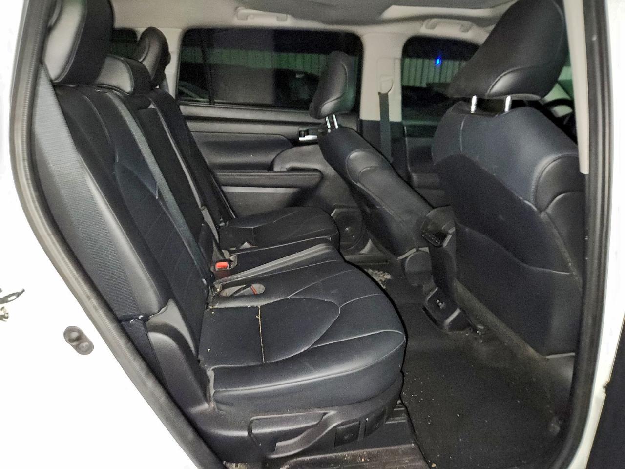 2020 TOYOTA HIGHLANDER photo 21