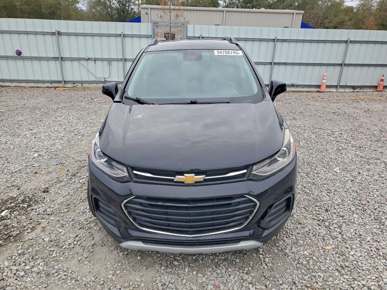2017 CHEVROLET TRAX 1LT photo 9