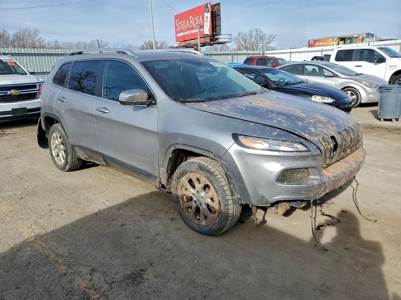 2017 JEEP CHEROKEE LATITUDE photo 4