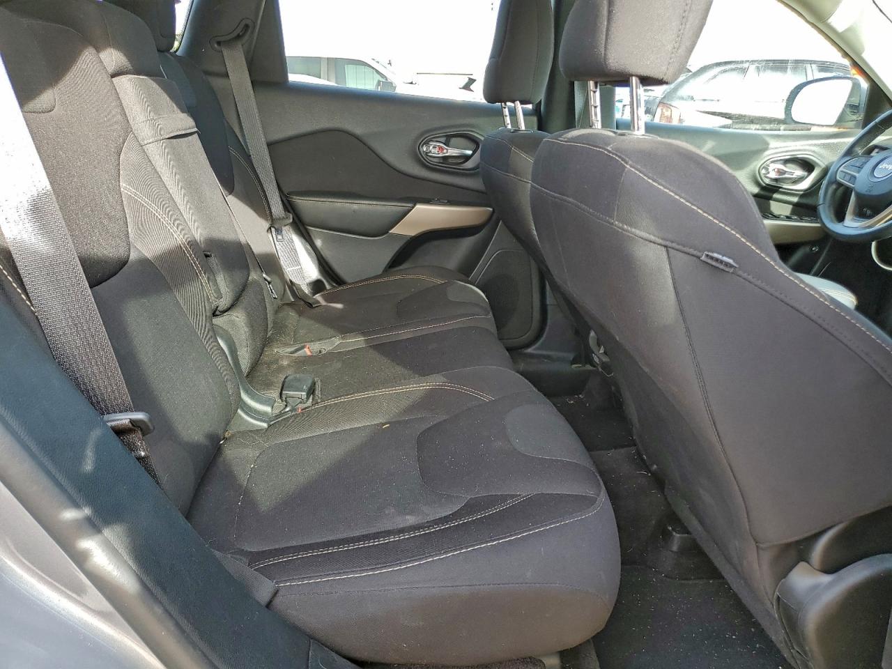 2017 JEEP CHEROKEE LATITUDE photo 11