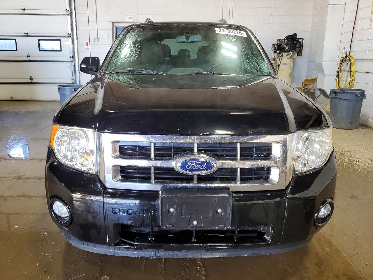 2012 FORD ESCAPE XLT photo 5