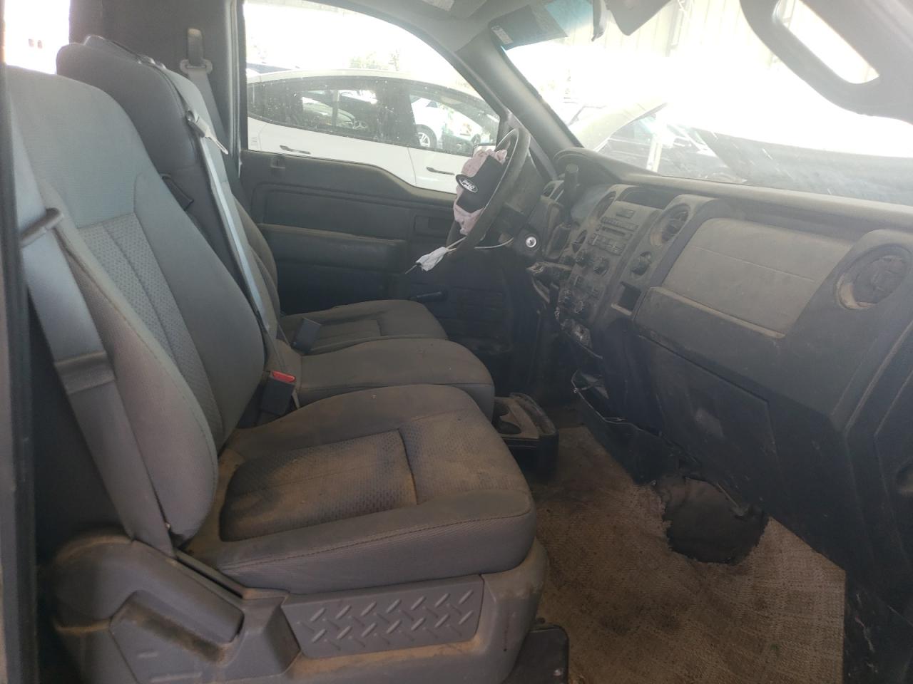 2011 FORD F150 photo 28
