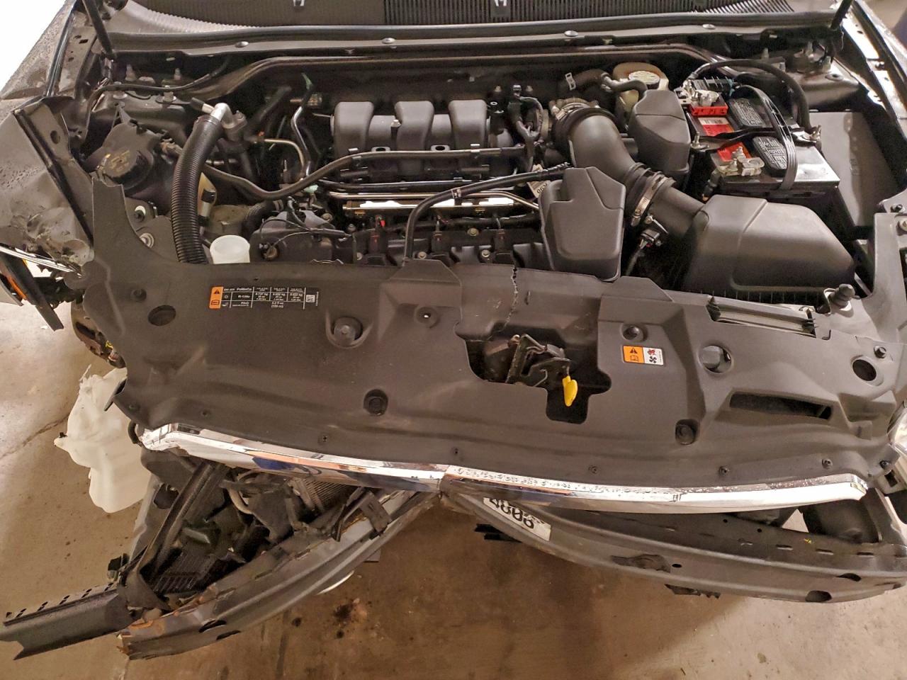 2015 FORD TAURUS SEL photo 31