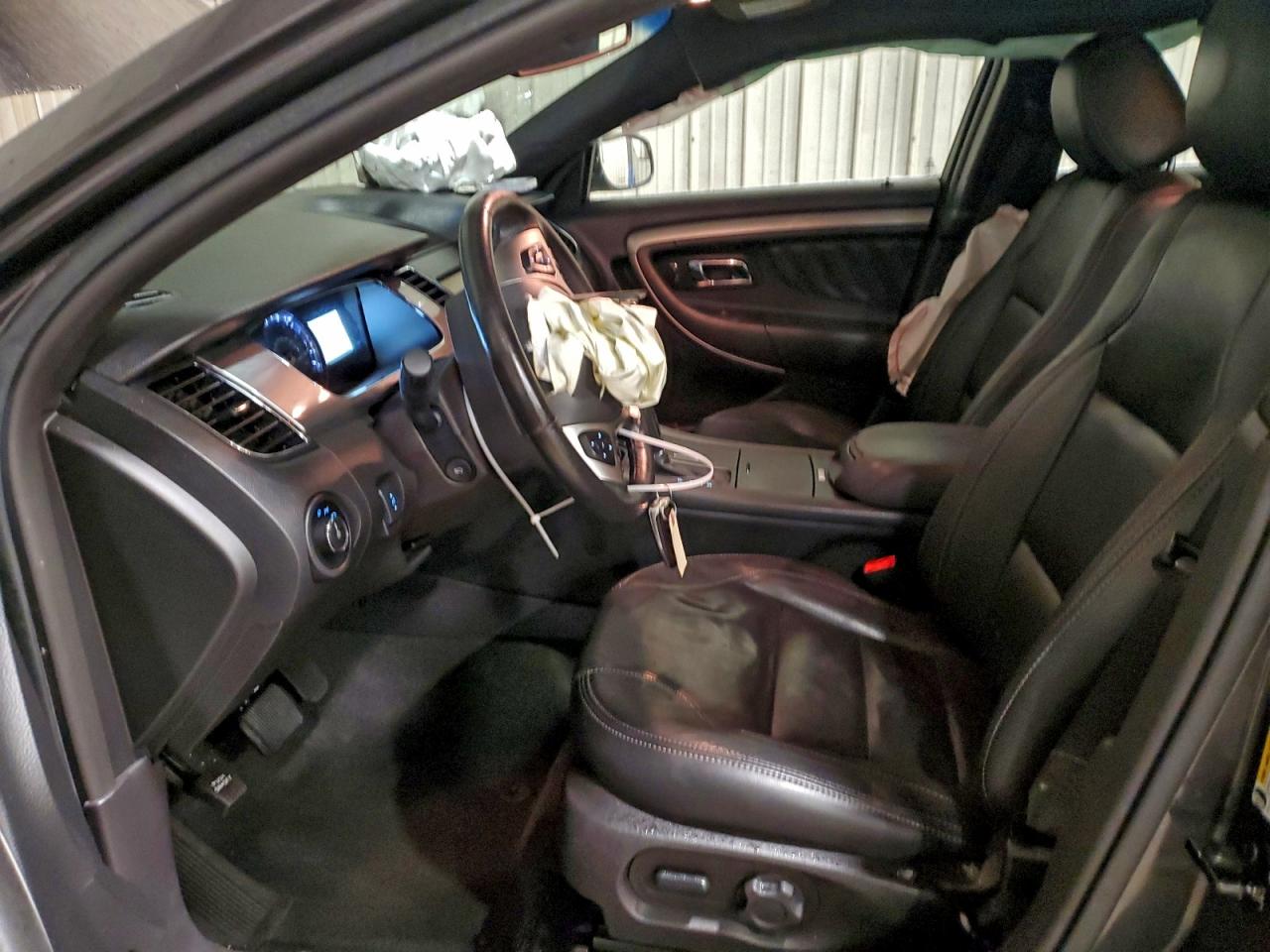 2015 FORD TAURUS SEL photo 19