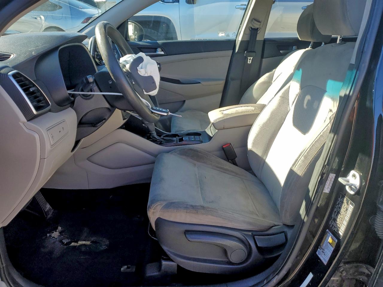 2019 HYUNDAI TUCSON SE photo 19