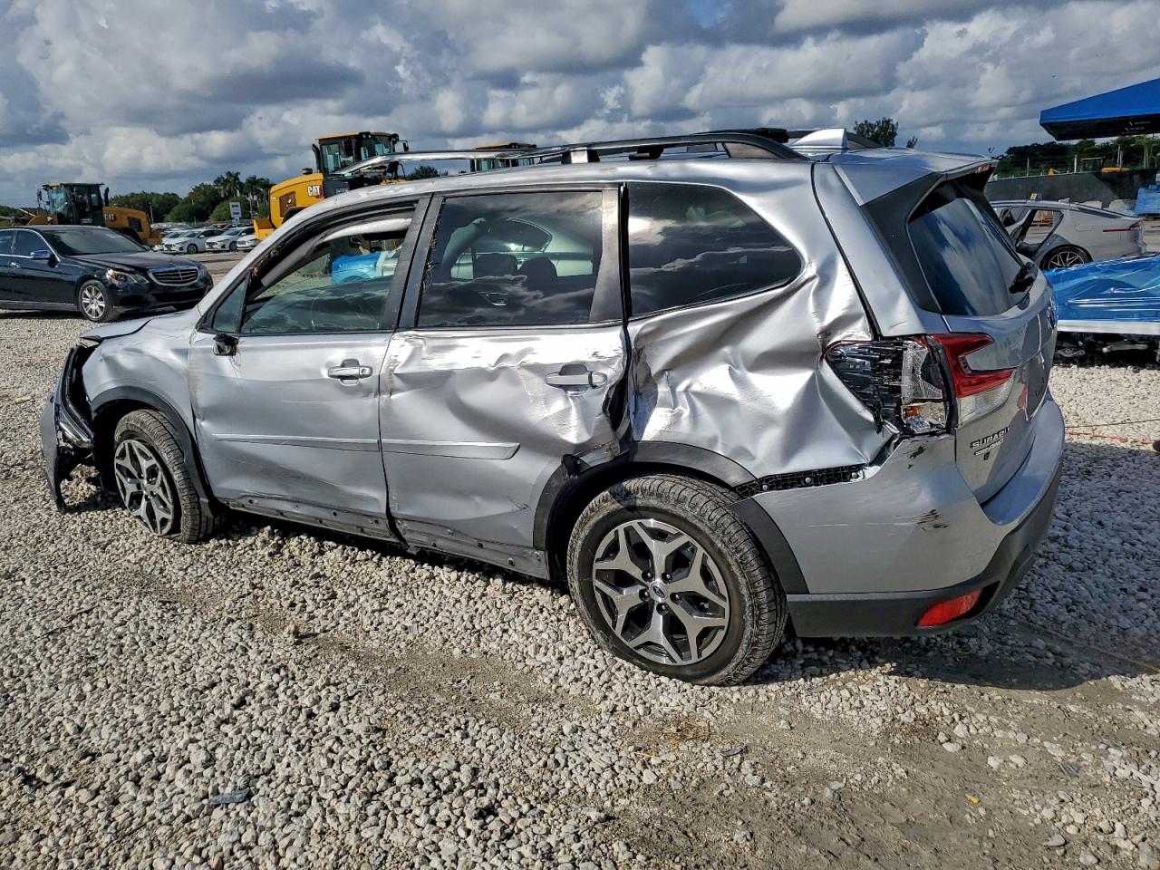 2021 SUBARU FORESTER PREMIUM photo 3