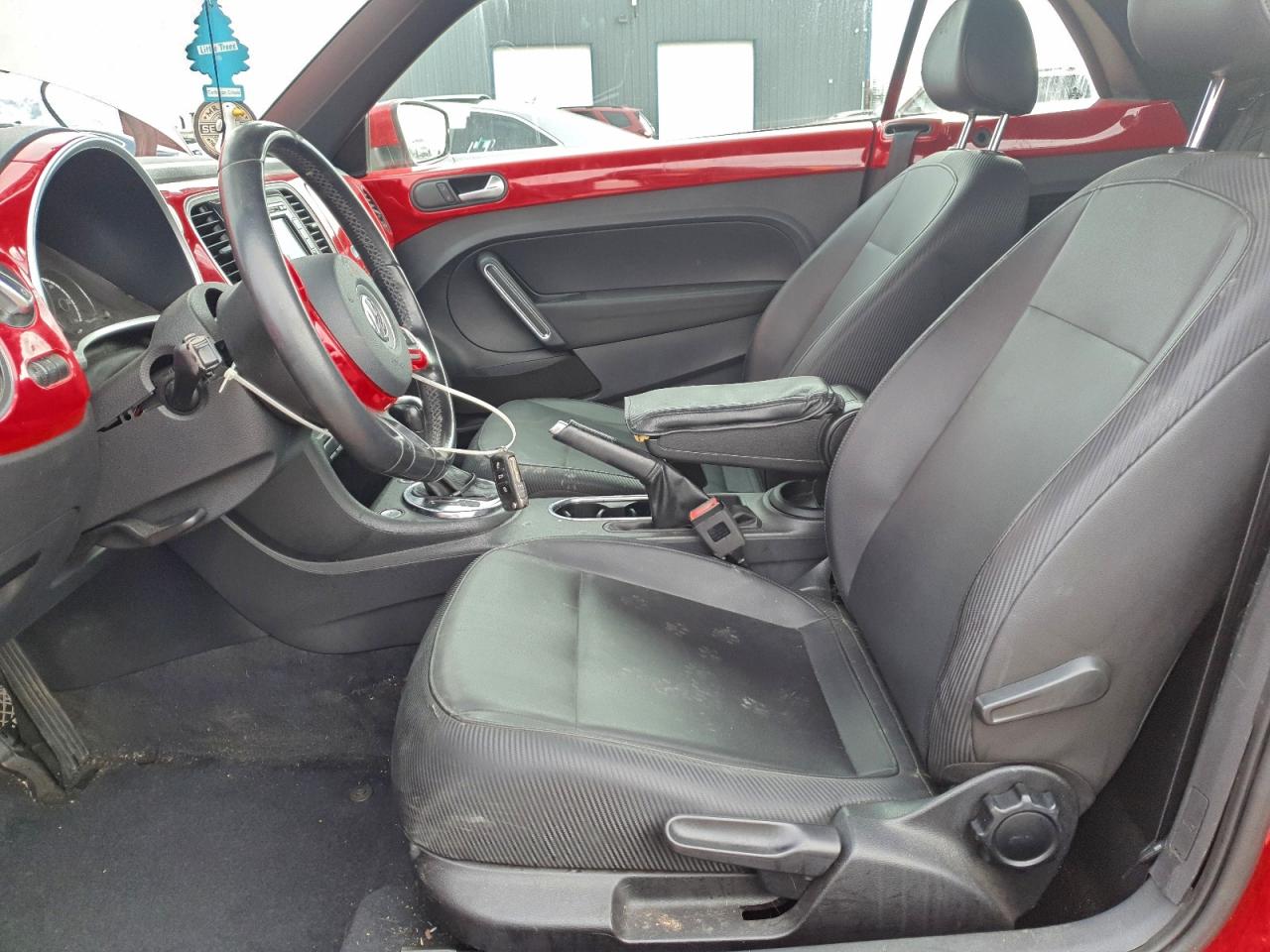 2013 VOLKSWAGEN BEETLE photo 13